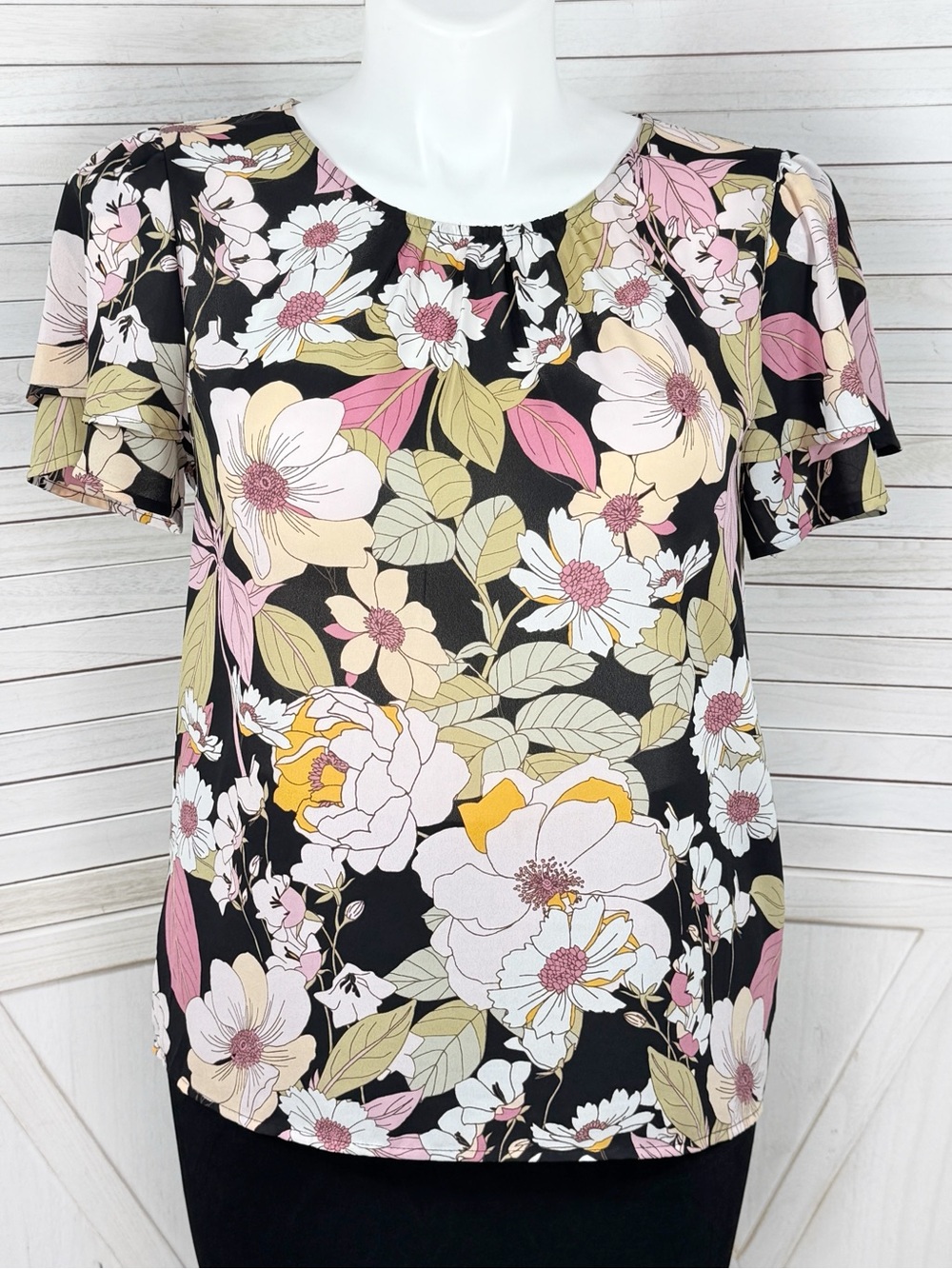 Pleione Floral Tiered Flutter Sleeve Blouse Black Pink Large Office Cottage Boho